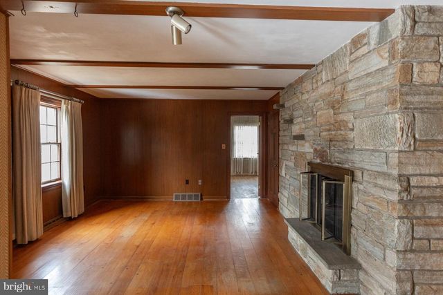 1518 COUNTRY CLUB DR, Lancaster, PA 17601