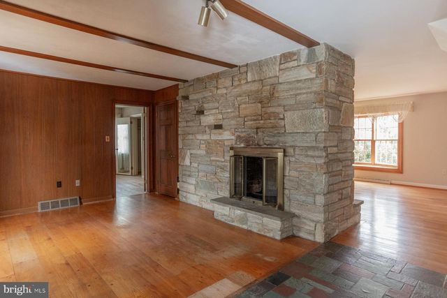 1518 COUNTRY CLUB DR, Lancaster, PA 17601