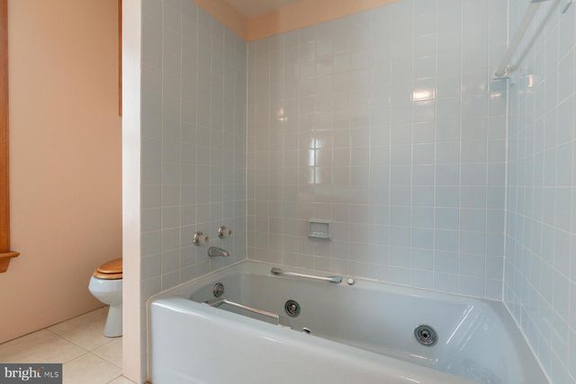 1518 COUNTRY CLUB DR, Lancaster, PA 17601