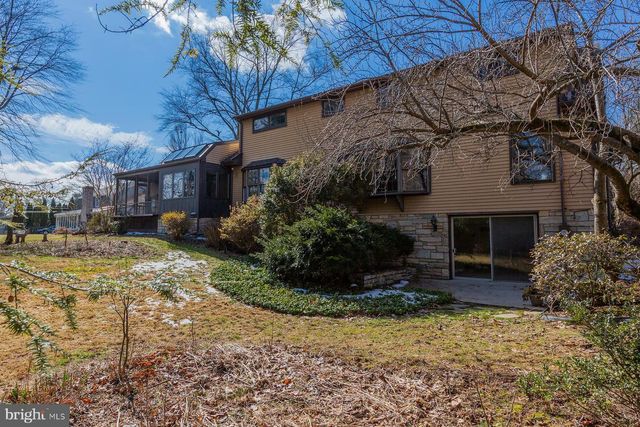 1518 COUNTRY CLUB DR, Lancaster, PA 17601