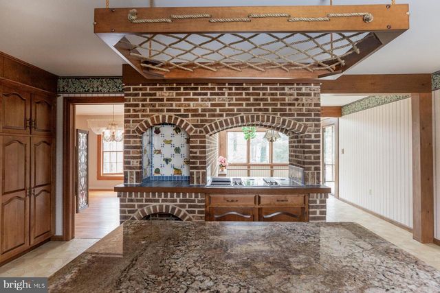 1518 COUNTRY CLUB DR, Lancaster, PA 17601