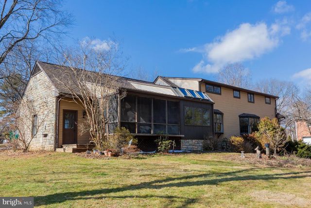 1518 COUNTRY CLUB DR, Lancaster, PA 17601