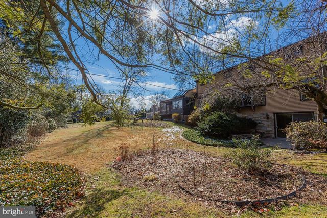 1518 COUNTRY CLUB DR, Lancaster, PA 17601