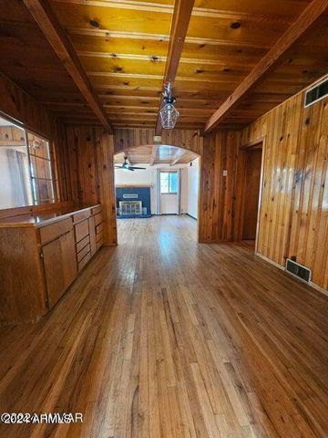 140 W NIKOLAUS --, Show Low, AZ 85901