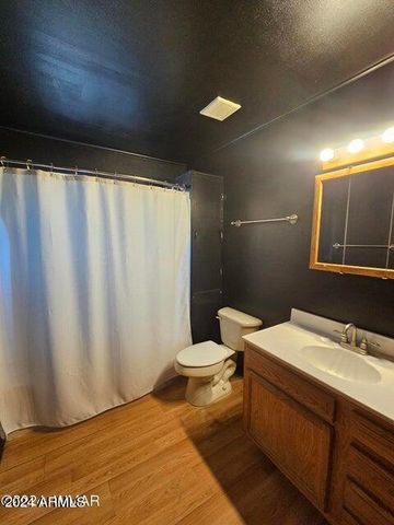 140 W NIKOLAUS --, Show Low, AZ 85901