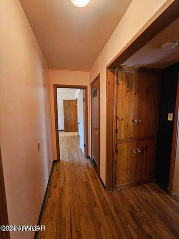 140 W NIKOLAUS --, Show Low, AZ 85901