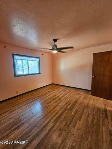 140 W NIKOLAUS --, Show Low, AZ 85901