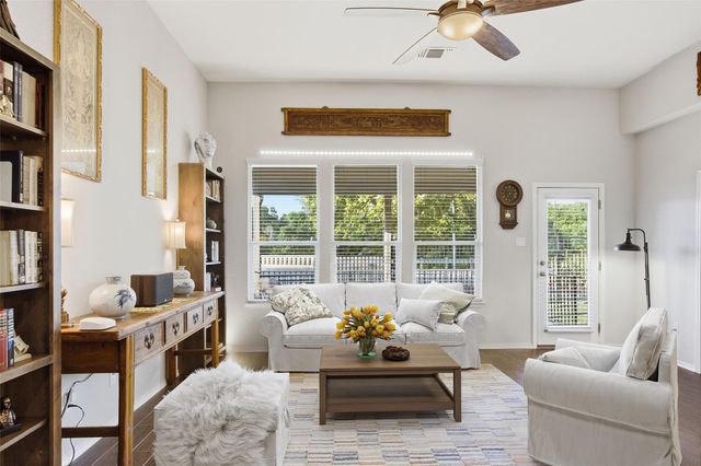 1050 Kenney Fort XING 13, Round Rock, TX 78665