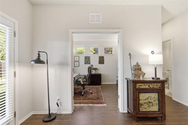1050 Kenney Fort XING 13, Round Rock, TX 78665