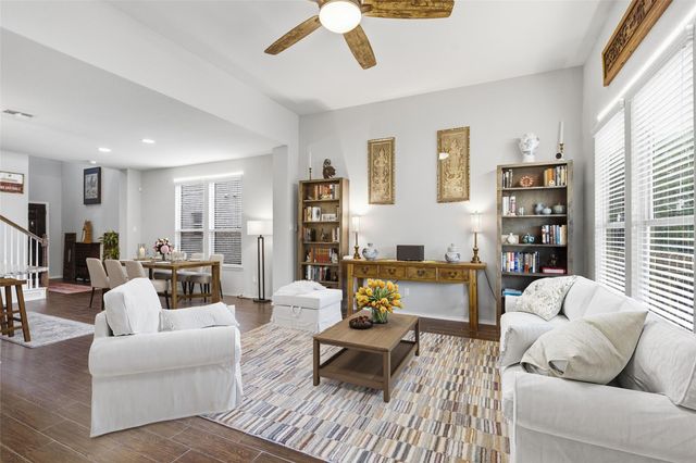 1050 Kenney Fort XING 13, Round Rock, TX 78665
