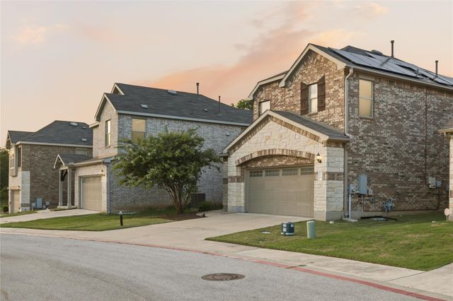 1050 Kenney Fort XING 13, Round Rock, TX 78665