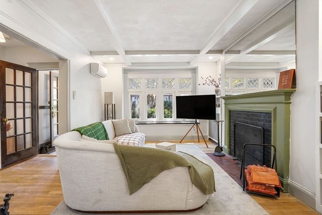 33-35 Russell Street 1, Brookline, MA 02446