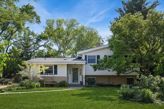 465 Princeton Lane, Deerfield, IL 60015