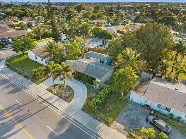 2831 N SEACREST Boulevard, Boynton Beach, FL 33435