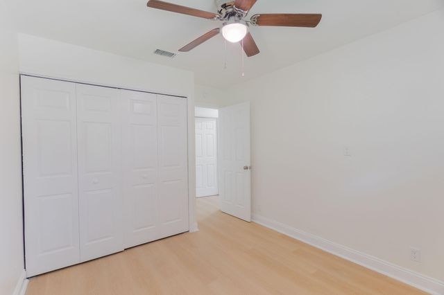 2831 N SEACREST Boulevard, Boynton Beach, FL 33435