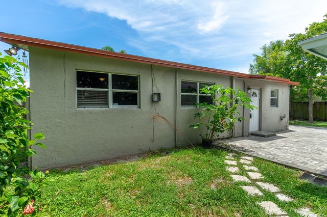 2831 N SEACREST Boulevard, Boynton Beach, FL 33435