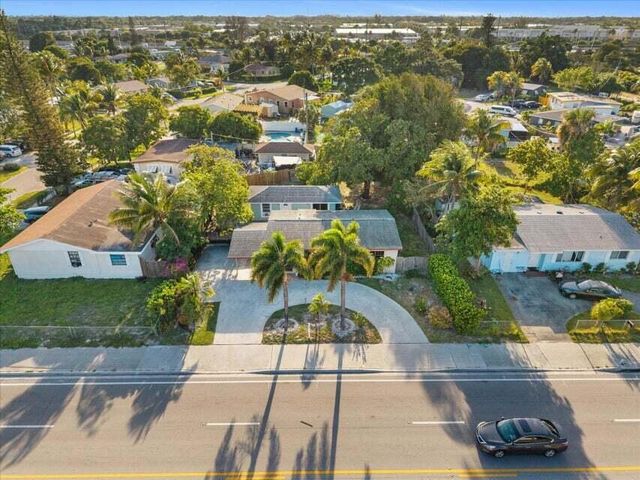 2831 N SEACREST Boulevard, Boynton Beach, FL 33435