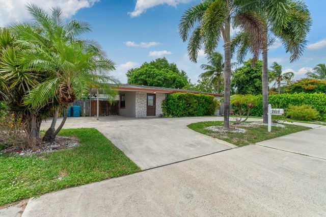 2831 N SEACREST Boulevard, Boynton Beach, FL 33435