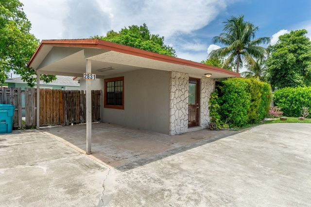 2831 N SEACREST Boulevard, Boynton Beach, FL 33435