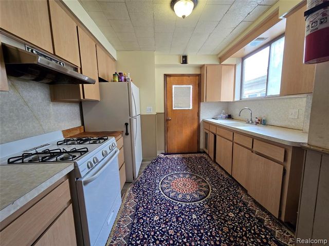 11351 Mcdougall Street, Hamtramck, MI 48212