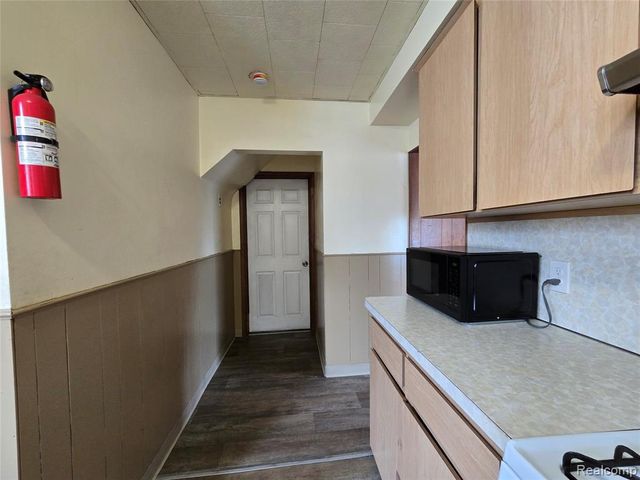 11351 Mcdougall Street, Hamtramck, MI 48212