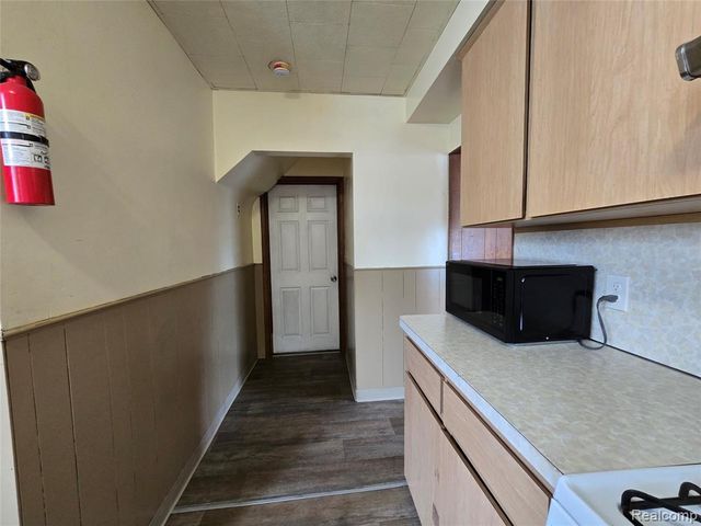 11351 Mcdougall Street, Hamtramck, MI 48212