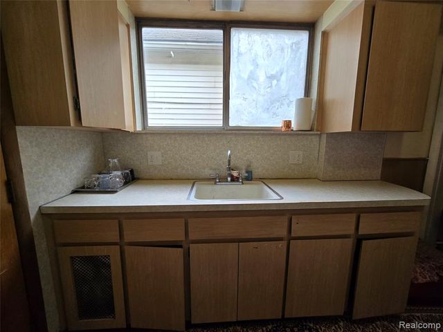 11351 Mcdougall Street, Hamtramck, MI 48212