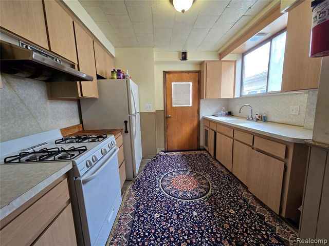 11351 Mcdougall Street, Hamtramck, MI 48212