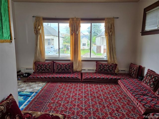 11351 Mcdougall Street, Hamtramck, MI 48212