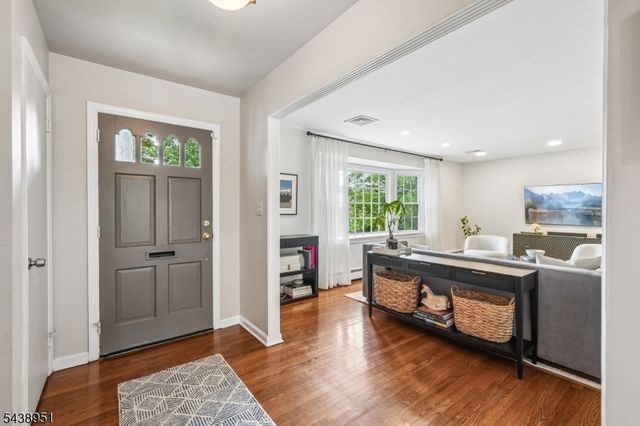 275 Wyoming Ave, Maplewood Twp., NJ 07040