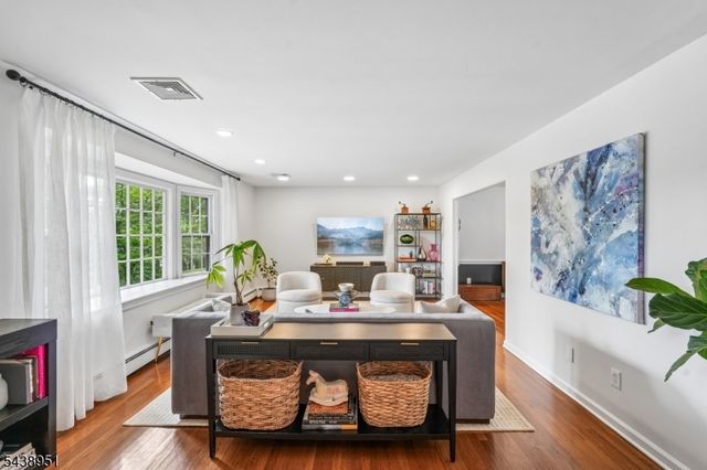 275 Wyoming Ave, Maplewood Twp., NJ 07040