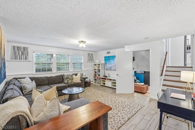 275 Wyoming Ave, Maplewood Twp., NJ 07040