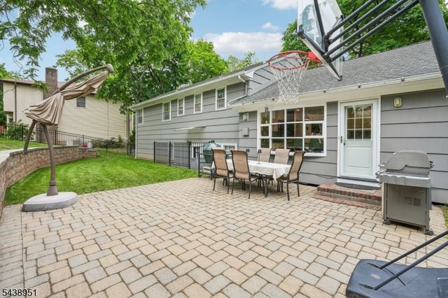 275 Wyoming Ave, Maplewood Twp., NJ 07040