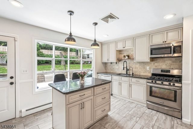 275 Wyoming Ave, Maplewood Twp., NJ 07040