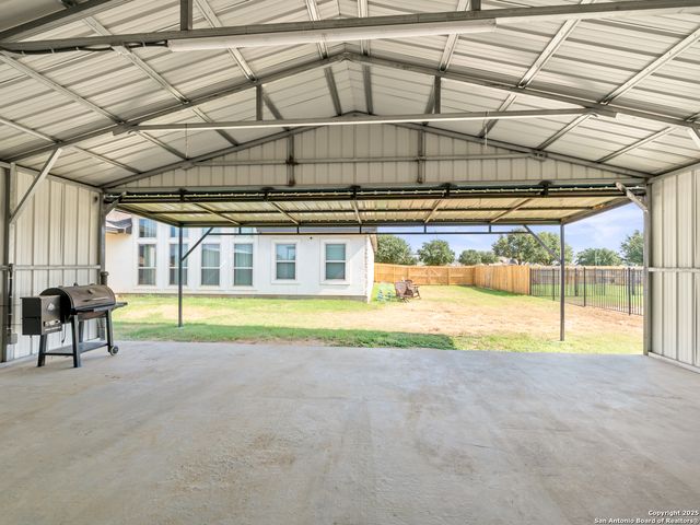 132 medium meadow, Lytle, TX 78052