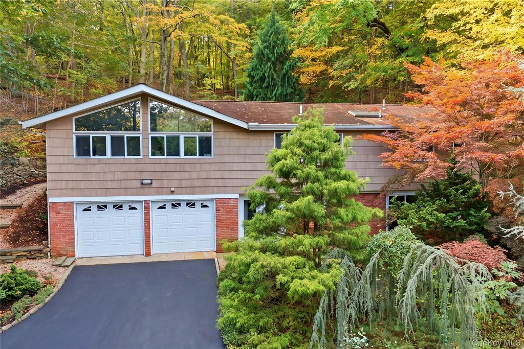 12 Sandy Hollow Road, Northport, NY 11768 — photo 2