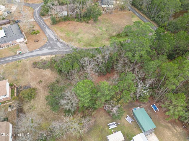 6205 Hermosa Drive, Ocean Springs, MS 39564