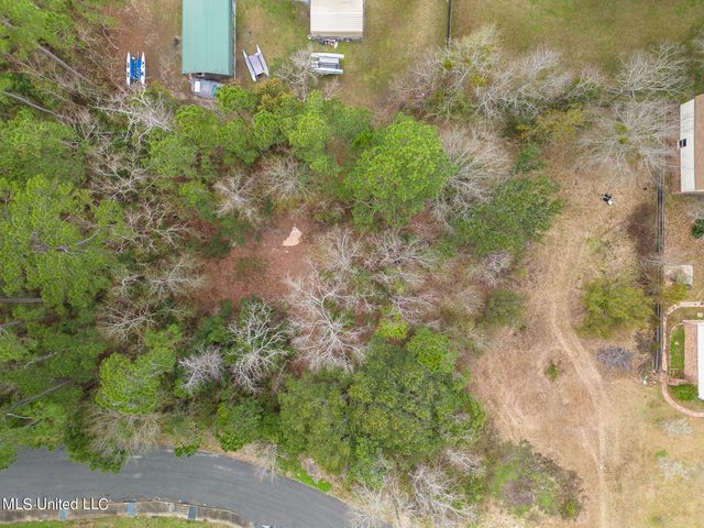 6205 Hermosa Drive, Ocean Springs, MS 39564