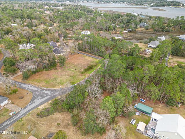 6205 Hermosa Drive, Ocean Springs, MS 39564