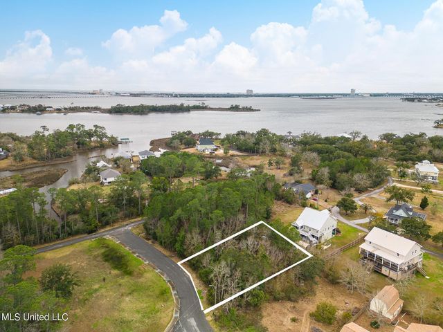 6205 Hermosa Drive, Ocean Springs, MS 39564