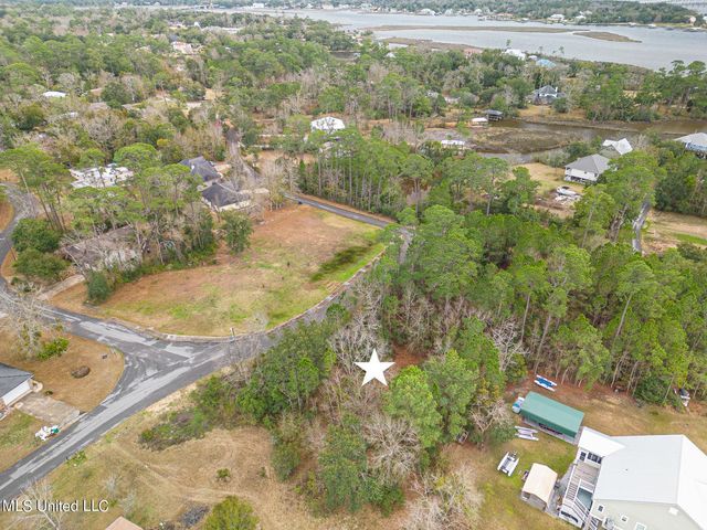 6205 Hermosa Drive, Ocean Springs, MS 39564