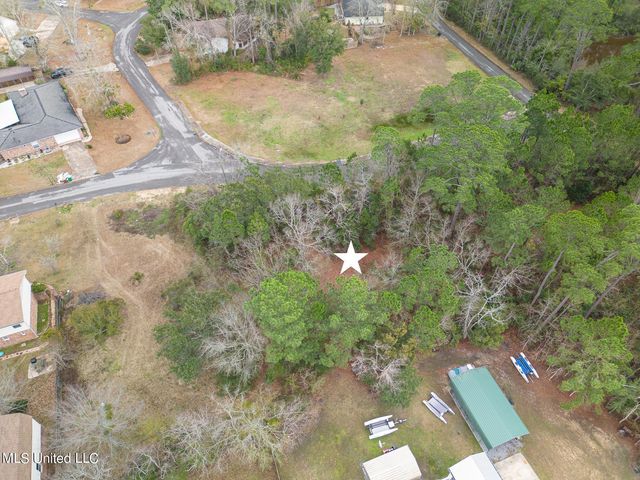6205 Hermosa Drive, Ocean Springs, MS 39564