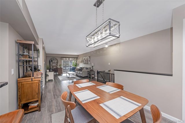 140 Mariners Way, Copiague, NY 11726