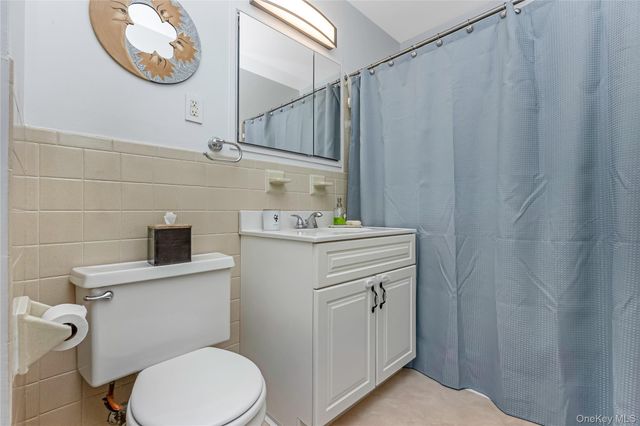 140 Mariners Way, Copiague, NY 11726