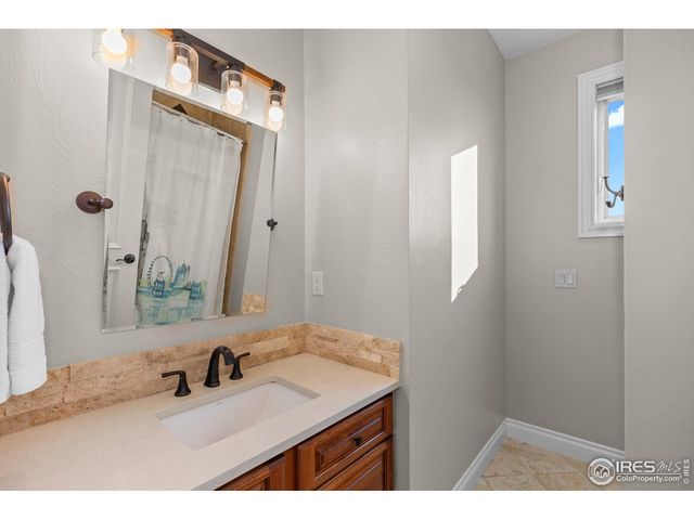 15501 Fairway Dr, Commerce City, CO 80022