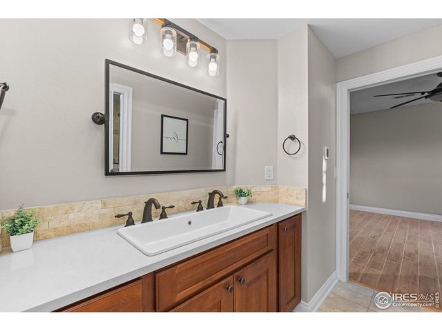 15501 Fairway Dr, Commerce City, CO 80022