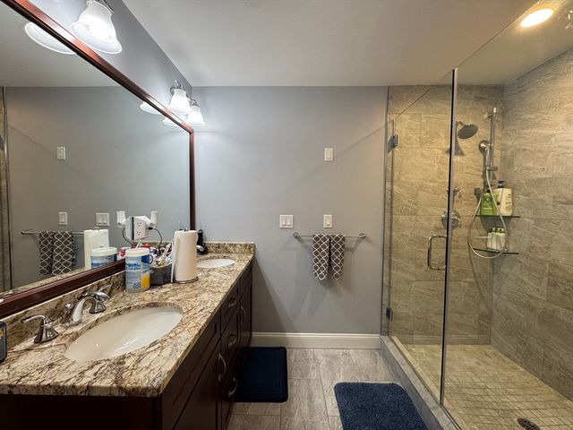 1 Garvey Rd 1, Woburn, MA 01801