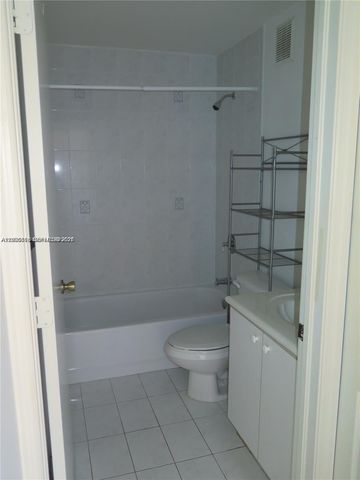 6202 NW 116th Pl 443, Doral, FL 33178