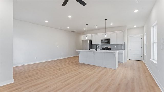 772 W Pickens Road, Pea Ridge, AR 72751