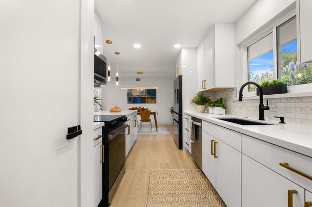 3517 Bajamont Way, Carmichael, CA 95608